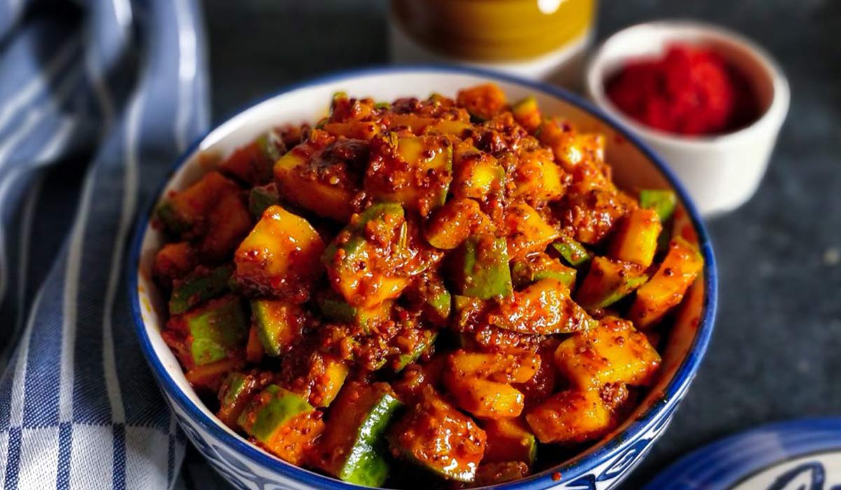 چطور ترشی انبه تند را با ماندگاری بالا درست کنیم؟