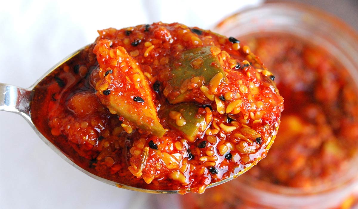 تفاوت در ظاهر و رنگ ترشی انبه پاکستانی و ایرانی