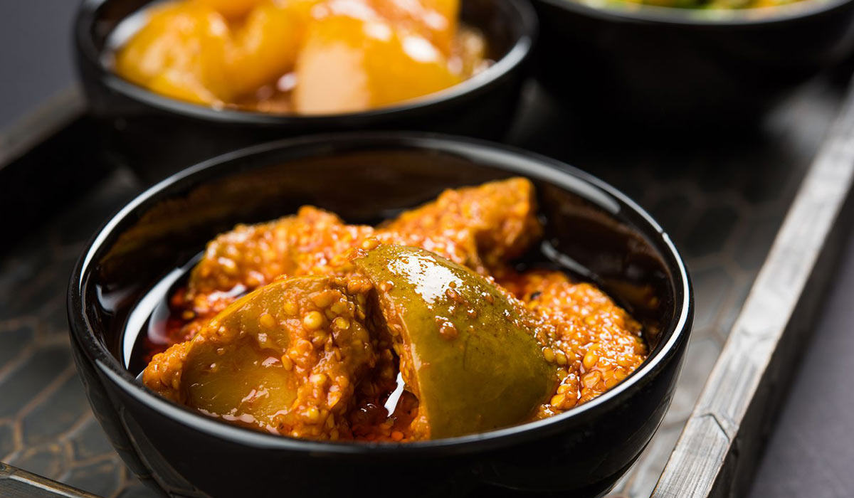 چطور بفهمیم ترشی انبه فاسد شده؟ بهترین روش برای تشخیص فساد ترشی انبه 17 چه زمانی ترشی انبه را دور بیندازیم؟